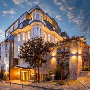 4* Hotel Amiral Palace Boutique Class